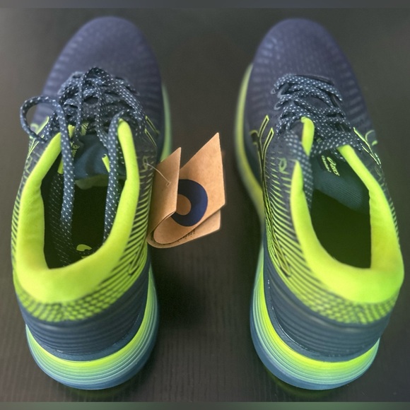 ASICS - Mens 8.5 - Dark Blue and neon green - NEW